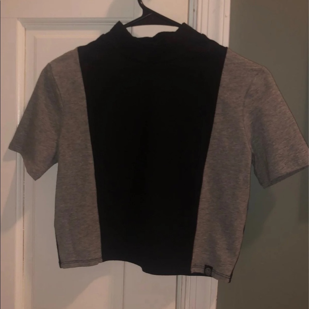 Zumiez crop top